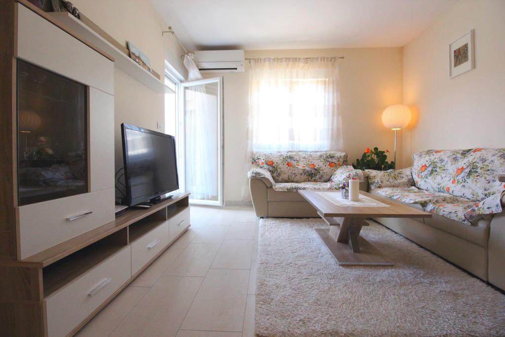Apartment Brigite روفينج المظهر الخارجي الصورة