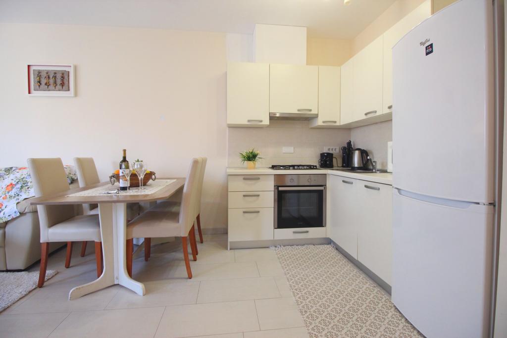 Apartment Brigite روفينج المظهر الخارجي الصورة