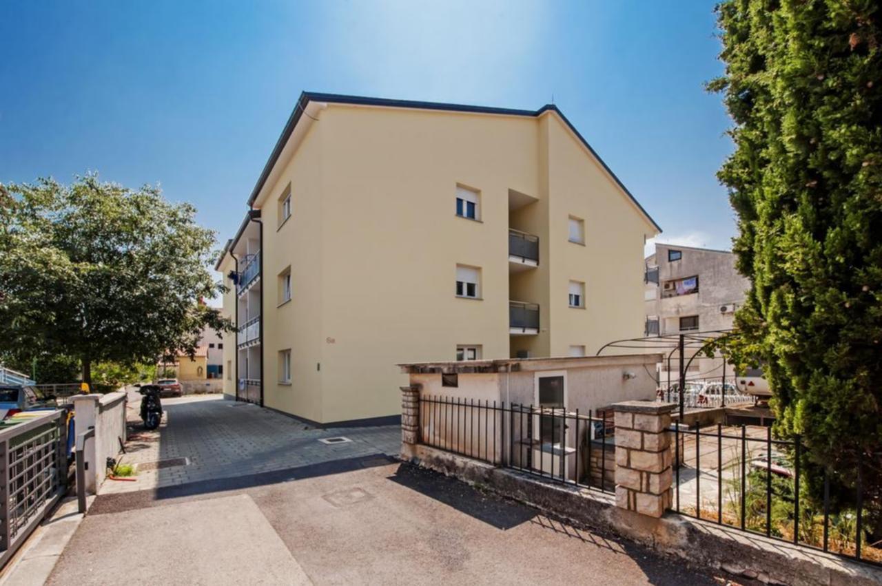 Apartment Brigite روفينج المظهر الخارجي الصورة